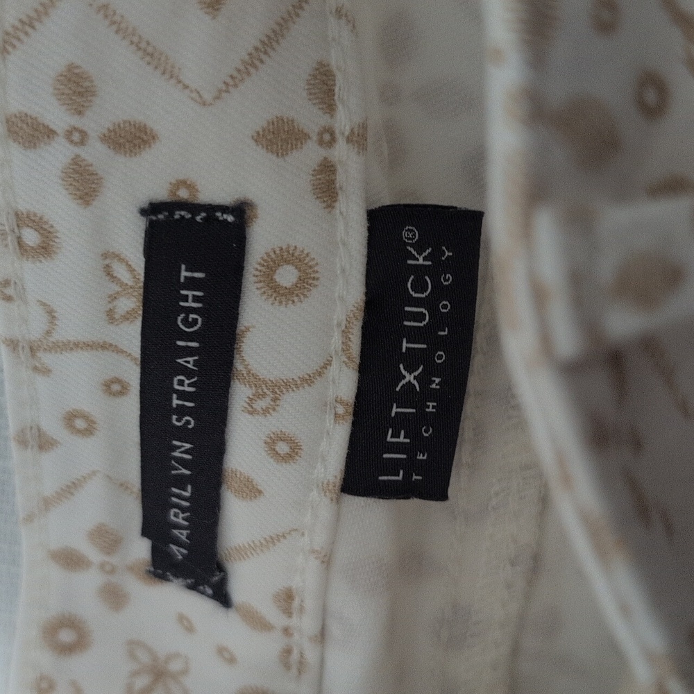 NYDJ Marilyn straight leg jeans size 4  NWT ! - Picture 9 of 13